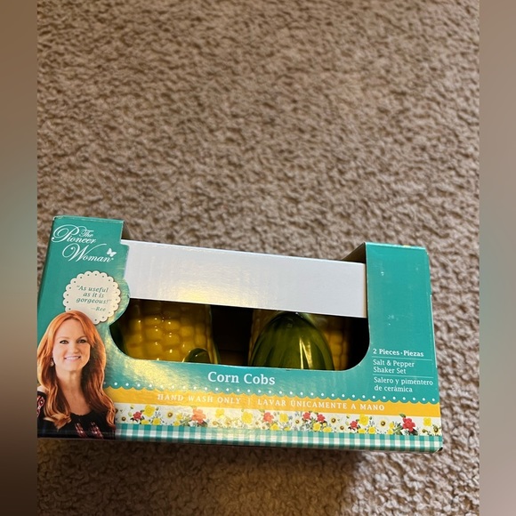 The Pioneer Woman Other - “THE Pioneer Woman” NEW IN BOX, corn on the cob salt & pepper shakers